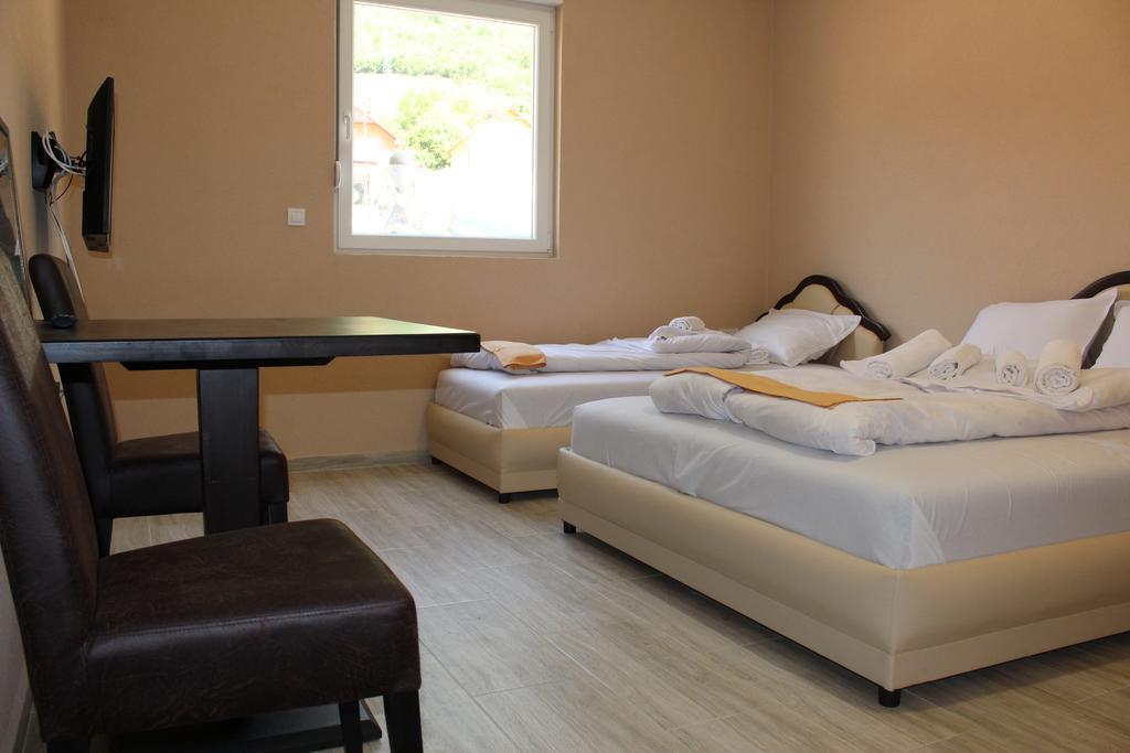 Guesthouse Eko Piva ปลูชิเน ภายนอก รูปภาพ